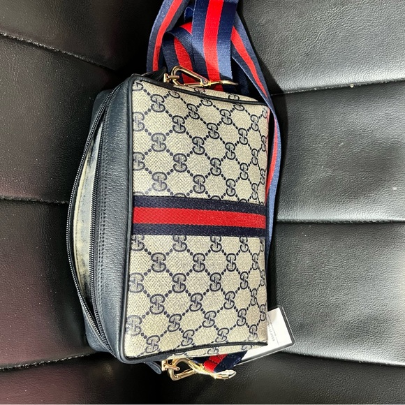 Gucci Beige GG Canvas clutch, converted into Crossbody with Navy and Red Stripe - Picture 13 of 15